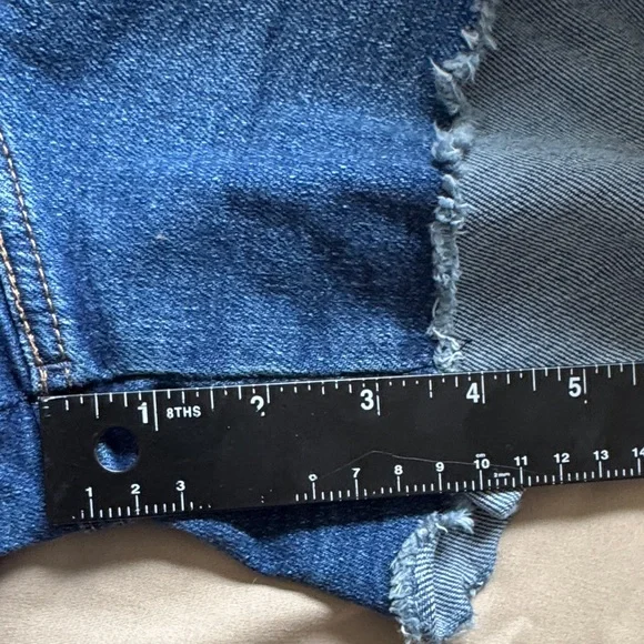 Women’s Levi’s Heritage High Rise Shorts with Frayed Hem Size 18 34 - Picture 5 of 8